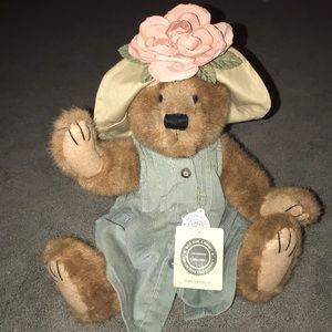 Marie Bearlove w/ Lillian Bearsley Boyd’s included